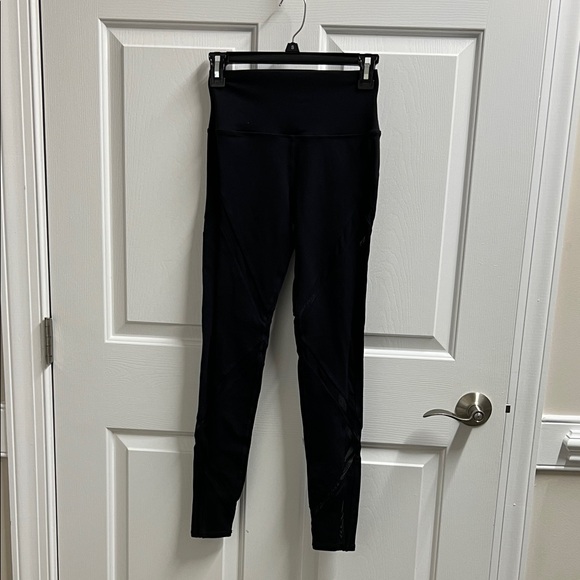 ALO Yoga Black Leggings size xs - Picture 1 of 5